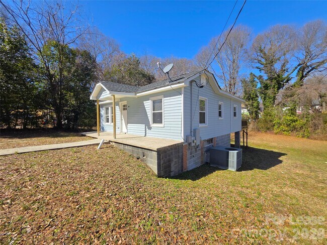 Building Photo - 1320 Ware Ave