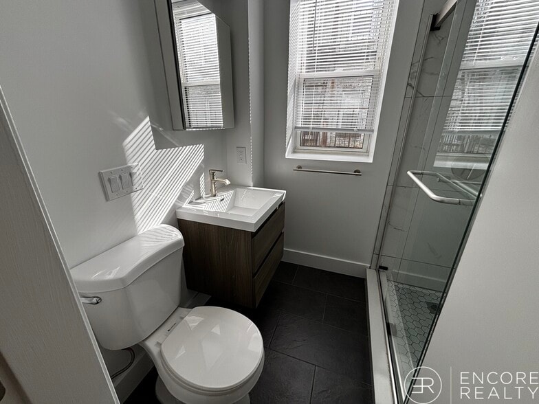 Building Photo - 111 Park Dr