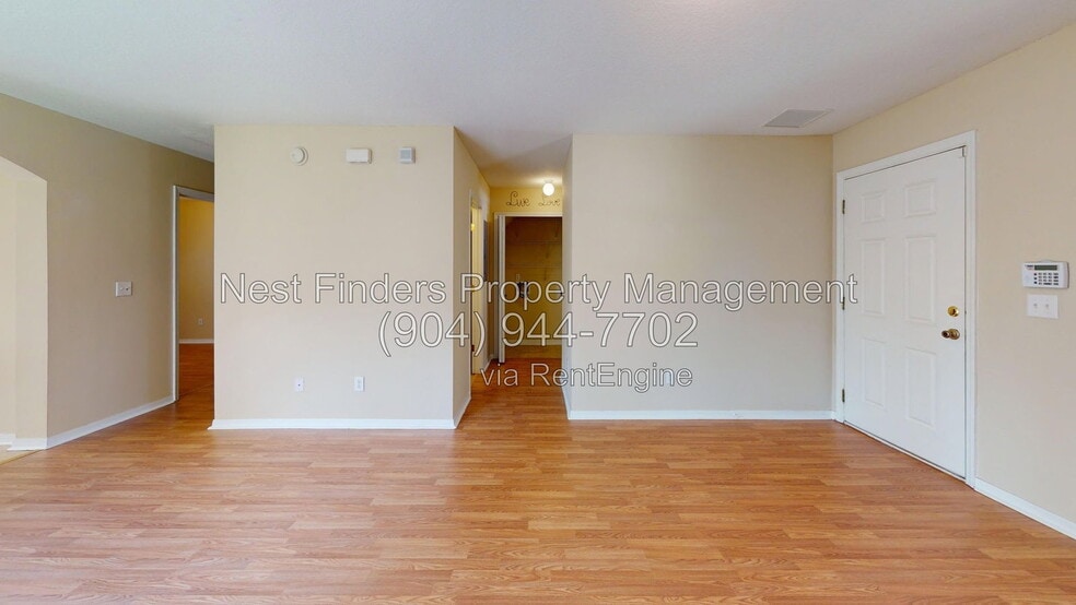 Building Photo - 315 Redwood Ln