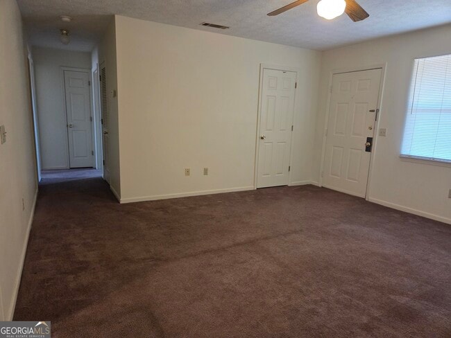 Building Photo - 300 Randolph Dr