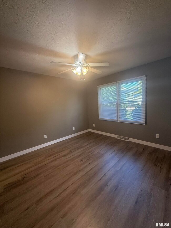 Building Photo - 213 Appomattox Dr