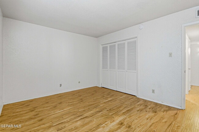 Building Photo - 4433 N Stanton St