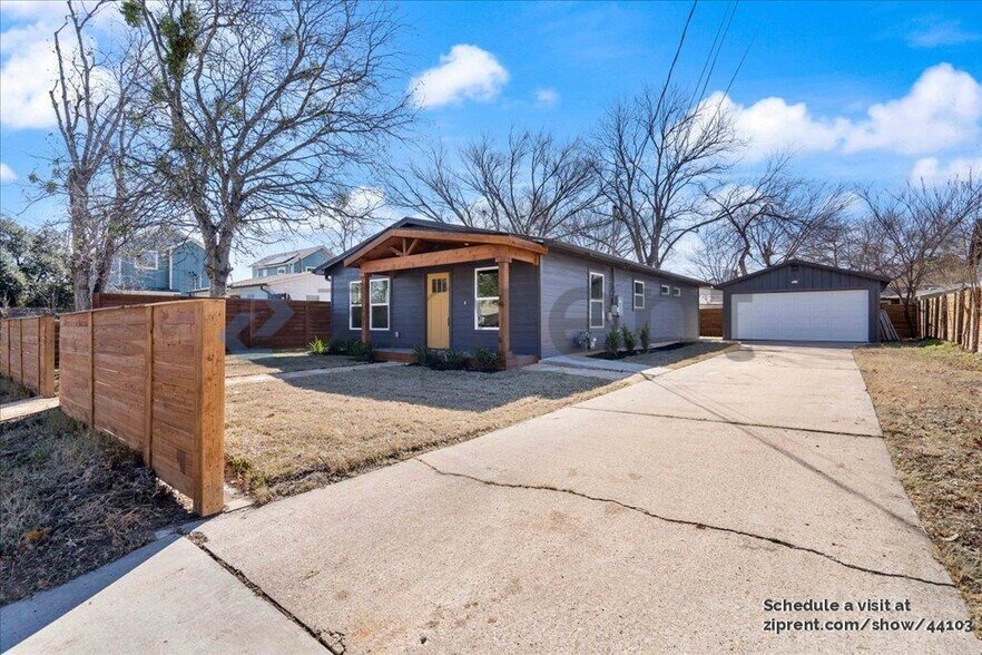 Building Photo - 6811 Montana St