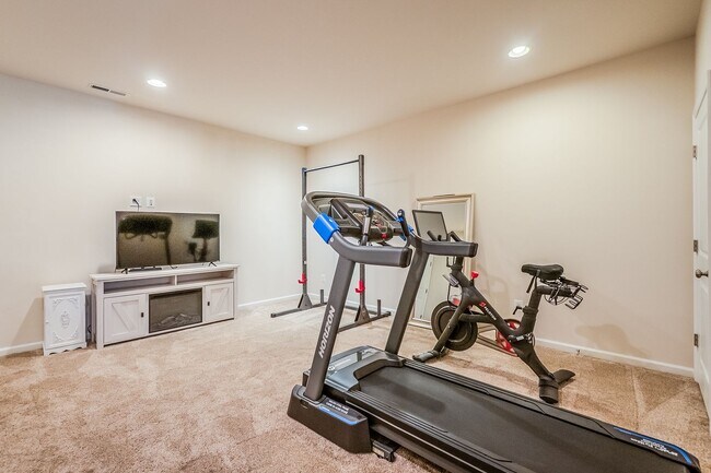 Building Photo - Stunning One Loudoun Townhome – 3BR / 3.5BA in Prime Ashburn Location – Available May 1