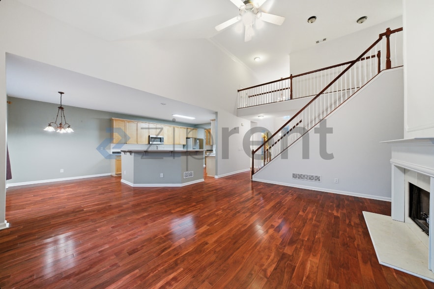 Building Photo - 2505 Madison Commons