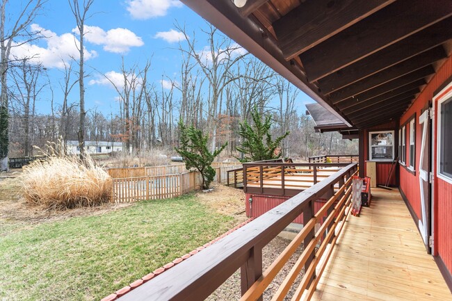 Building Photo - Mid-Century Lodge Home in Frederick with 6...