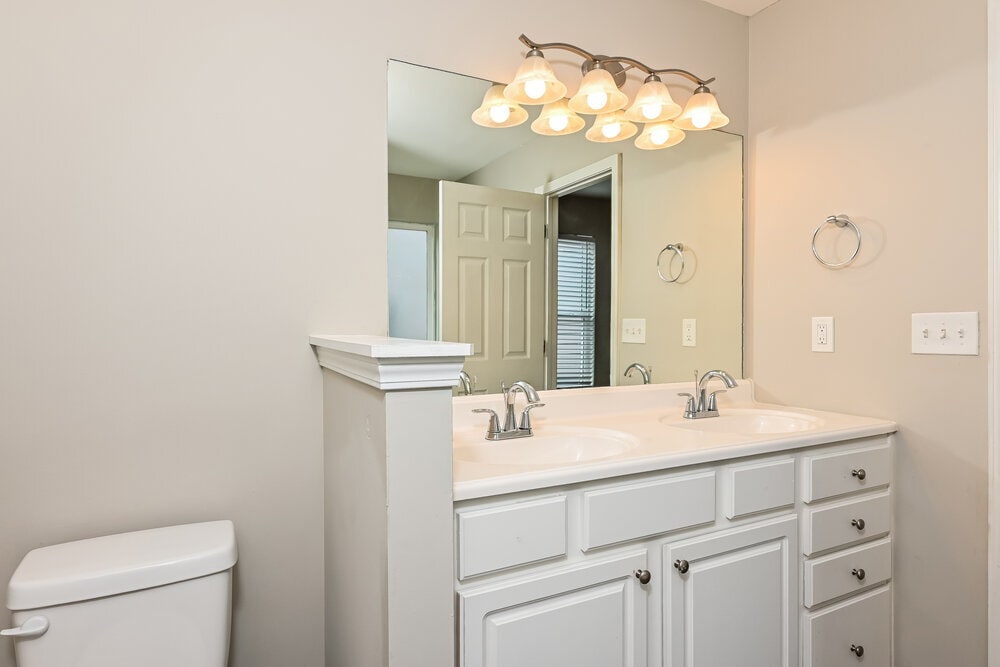 Building Photo - 505 Walnut Woods Dr