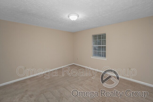 Building Photo - 156 Patton St W