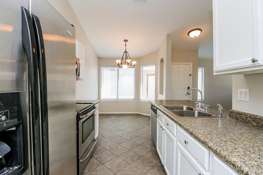 Building Photo - 29420 N Blackfoot Daisy Dr