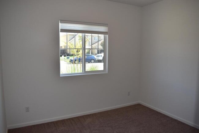 Building Photo - 31 Medieval St