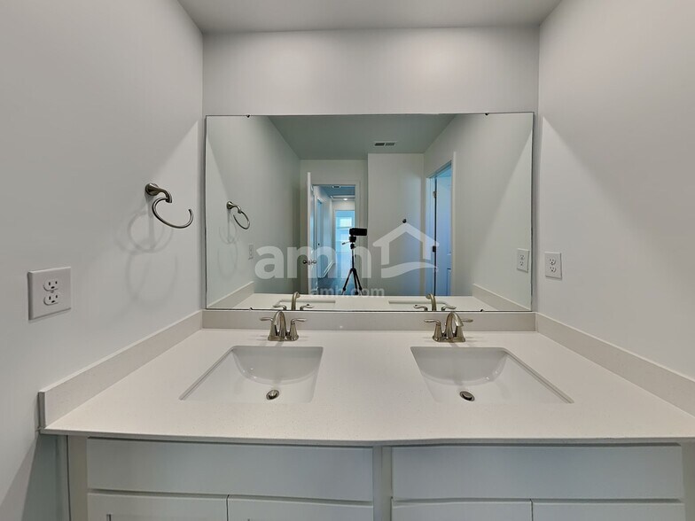 Building Photo - 3513 Jefferson Cor Ln