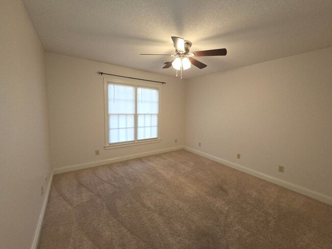 Building Photo - 234 N Marion Dr