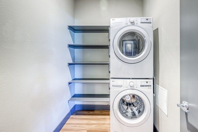 Building Photo - Los Altos