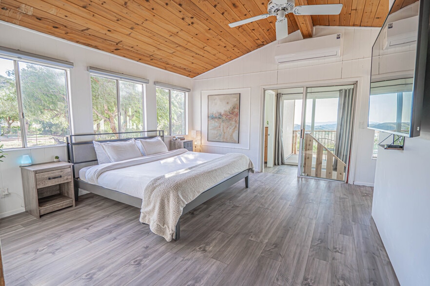 Building Photo - 35315 Glenwall St