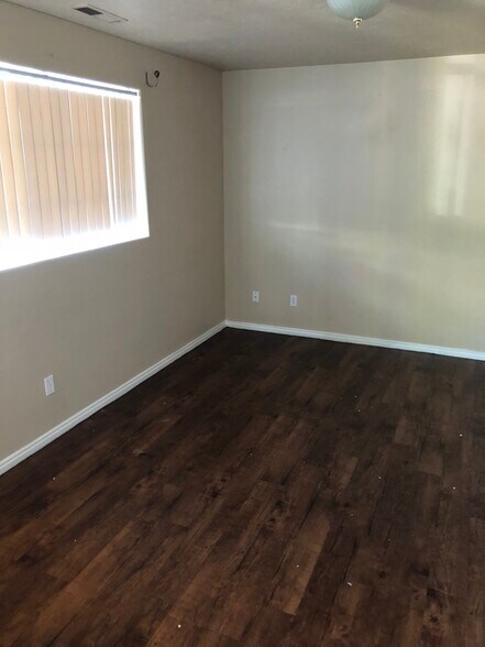 Building Photo - 664 N 2720 E