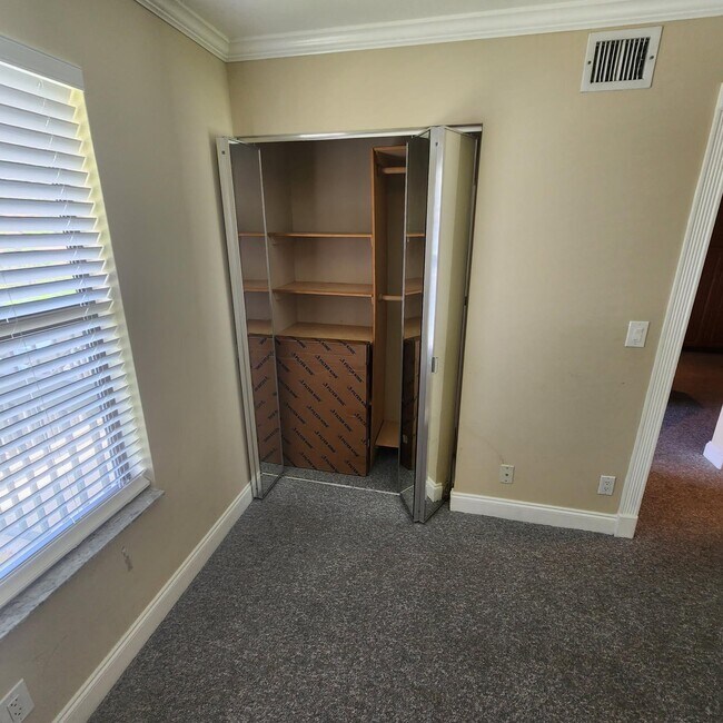 Building Photo - 21902 Lake Forest Cir