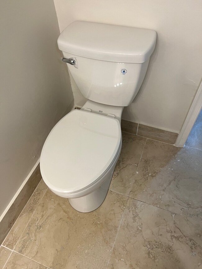 Building Photo - 3115 Oakland Shores Dr