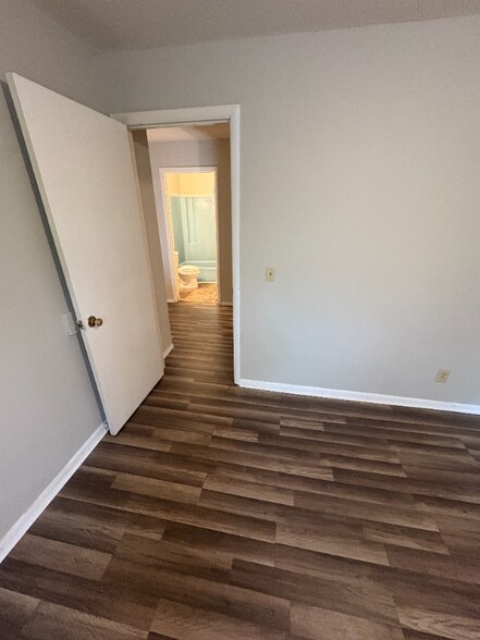 Building Photo - 147 Woodland Dr
