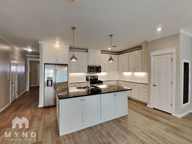 Building Photo - 12924 Firerock Cir