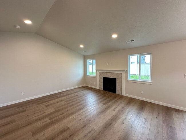 Building Photo - Brand New Hayden North Home