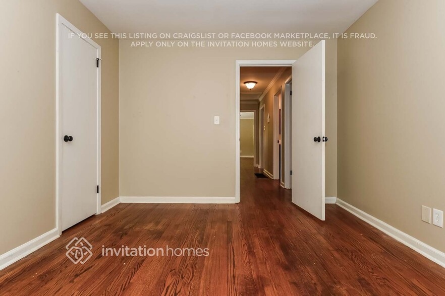 Building Photo - 2725 Rollingwood Ln SE