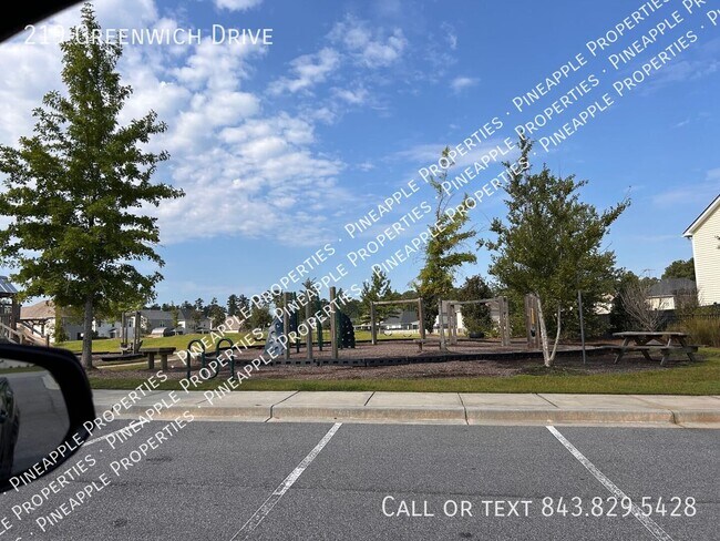 Building Photo - 219 Greenwich Dr