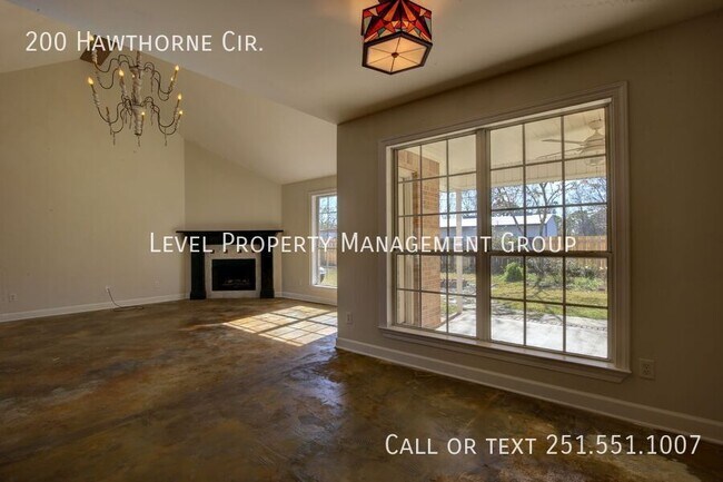 Building Photo - 200 Hawthorne Cir