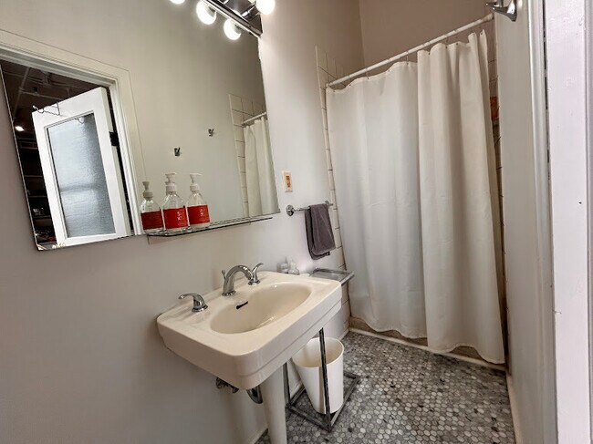 Building Photo - 1800 Central St