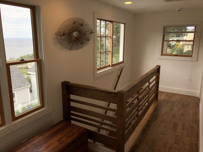 Building Photo - 30 Point Breeze Dr