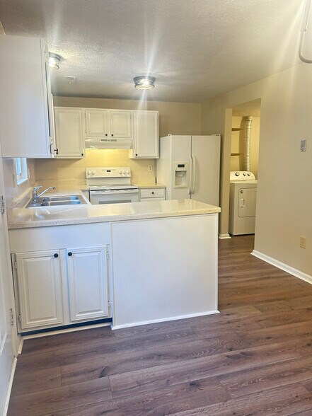 Building Photo - 6781 Brace Ct