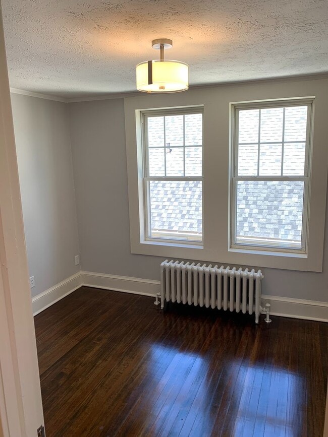 Building Photo - Whiting Lane Luxury