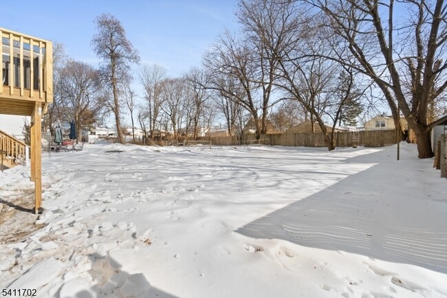 Building Photo - 826 George St