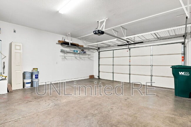 Building Photo - 9132 W Arden Ln