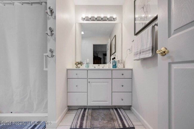 Building Photo - 11 Gilroy St