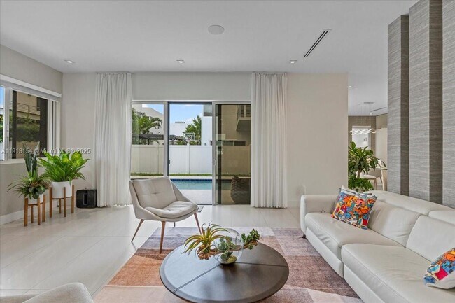 Building Photo - 7440 NW 100th Ct