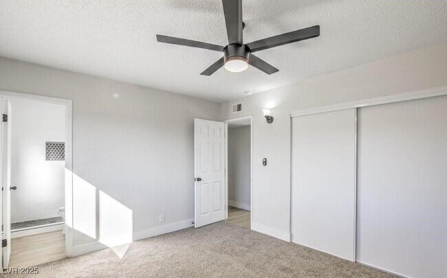 Building Photo - 2033 Hassell Ave