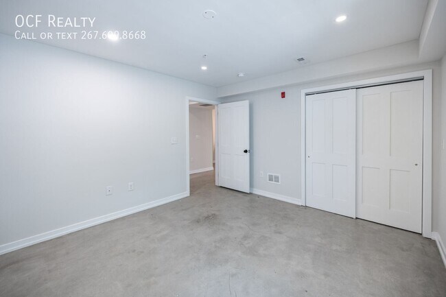 Building Photo - 1331 N Randolph St