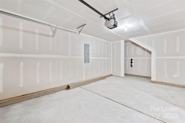 Building Photo - 5150 Hyrule Dr