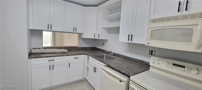 Building Photo - 5233 Treetops Dr