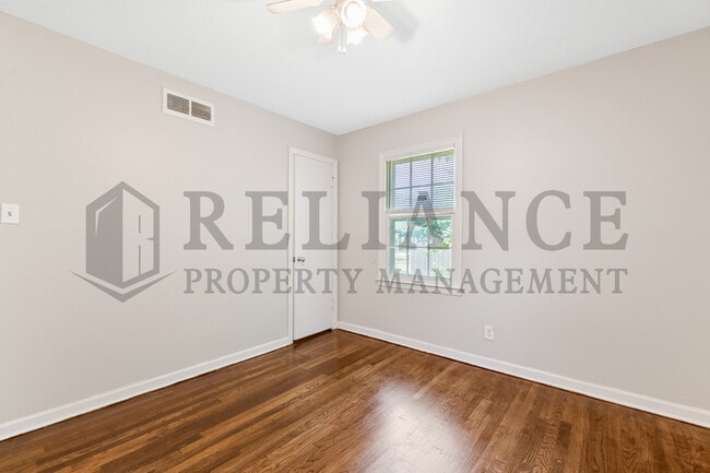 Building Photo - 1555 N Northeast Pkwy