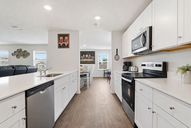 Building Photo - New 4-bed 3-bath home available near Lackland AFB! Move in Now!
