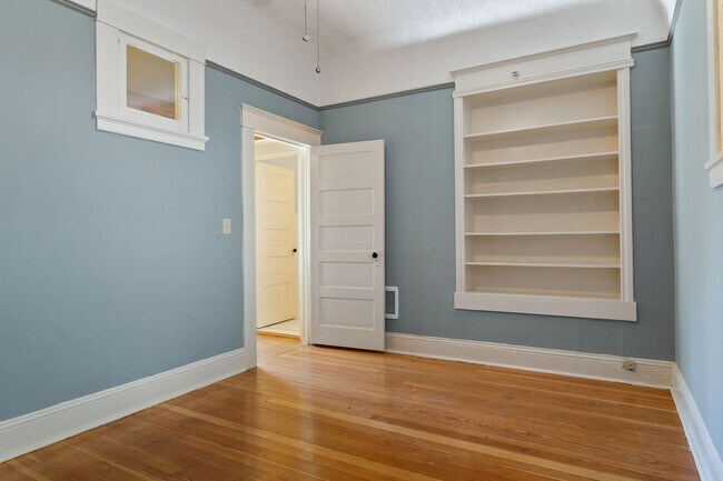 Building Photo - 2129NW