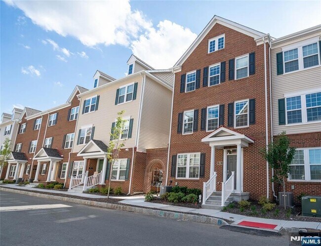 Building Photo - 78 Landmark Ln