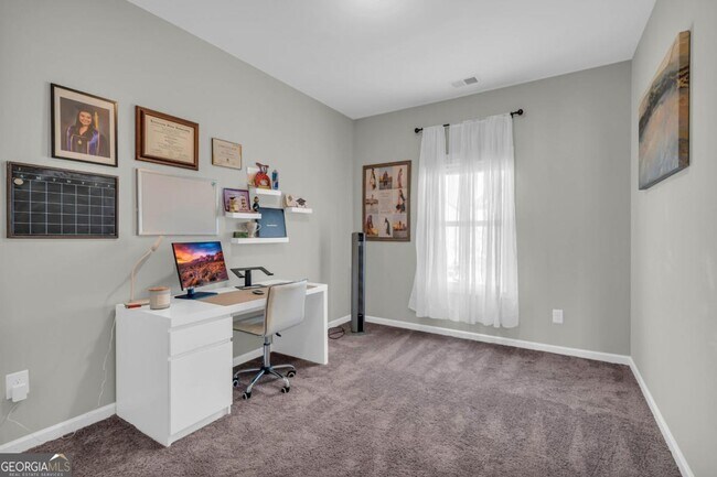 Building Photo - 1954 Sanford Dr