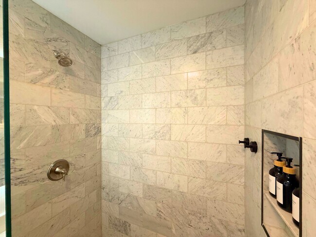 Building Photo - 11 Brooks Ave