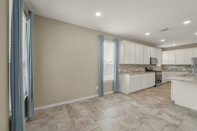 Building Photo - 9651 Thimbleweed Dr