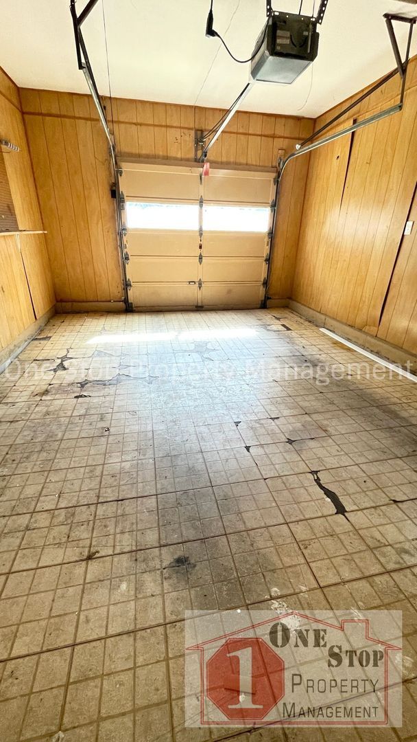 Building Photo - Charming 4 Bedroom Home with Finished Basement!