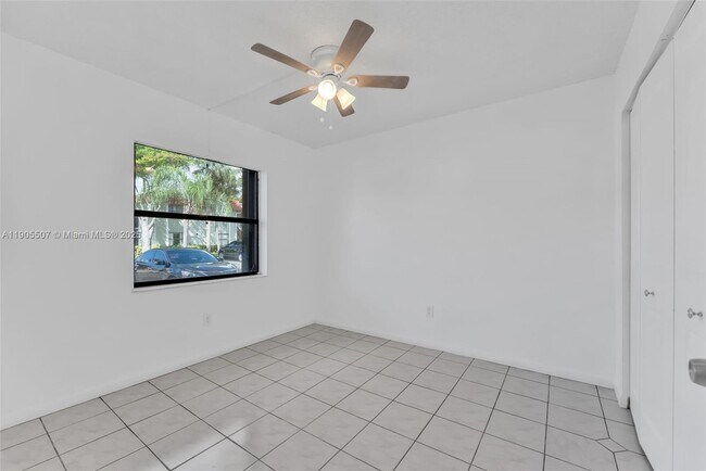 Building Photo - 9730 Hammocks Blvd