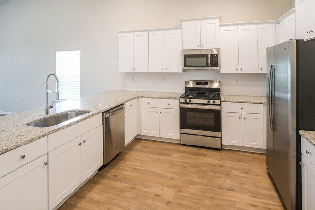 Building Photo - 212 Craigflower Ct