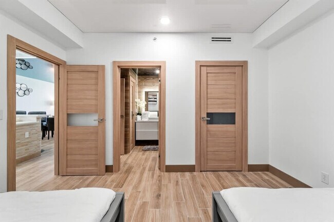 Building Photo - 10625 Front Beach Rd